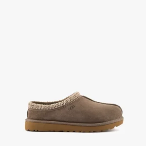 Ugg Tasman II smoke plume