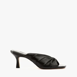 Mule in pelle nera