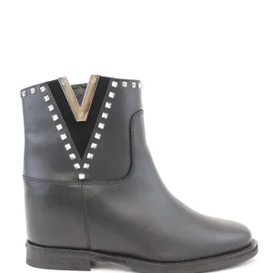 stivaletto con borchie