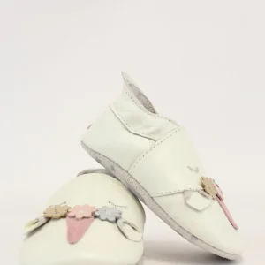 scarpa in pelle con applicazioni