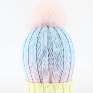 cappellino con pompon di volpe
