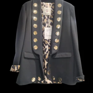 giacca monopetto con bottoni e inserti