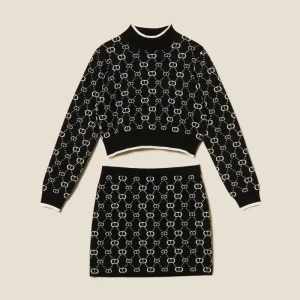 completo con maglia e gonna