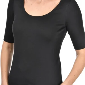 t-shirt con ampio scollo