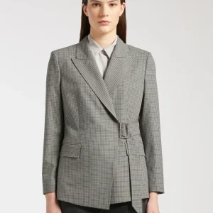 giacca aderente con fibbia