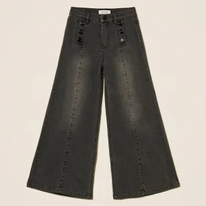 jeans con applicazione gioiello