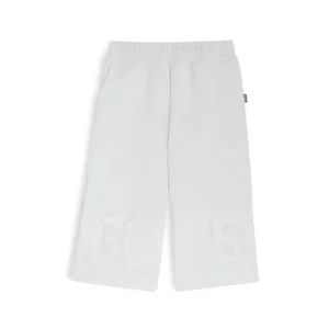 bermuda con logo al fondo