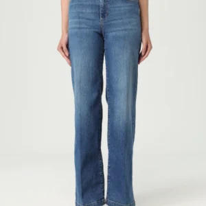 jeans con dettaglio in vita