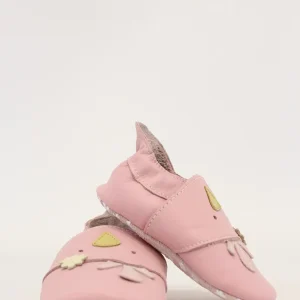 scarpa con applicazioni