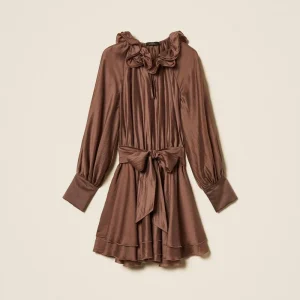 abito corto con volant