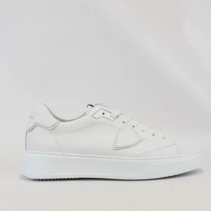 sneakers con logo in pelle